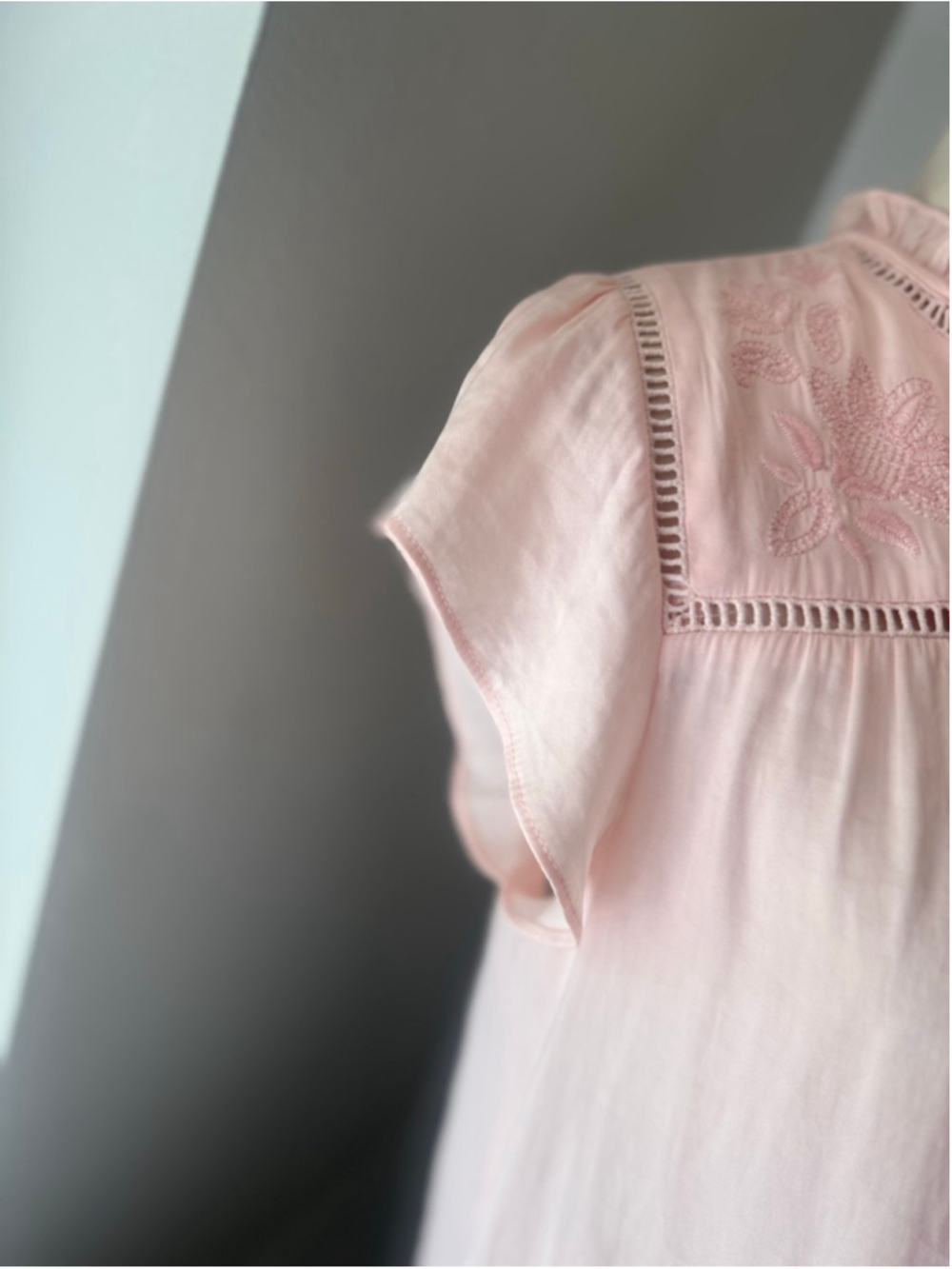 Joie | Pink Embroidered Short Sleeve lightweight Blouse | Size Medium - Picture 5 of 9